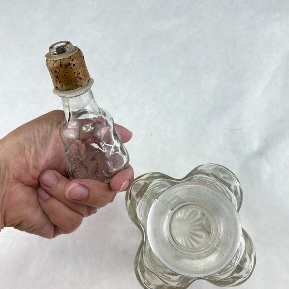 Vintage Ezra Brooks Bourbon Glass Decanter Bottle with Stopper - Picture 8 of 10